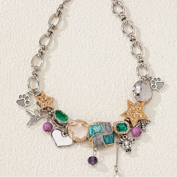 🩵 Betsey Johnson stunning novelty charm necklace 🩵 - Picture 2 of 7